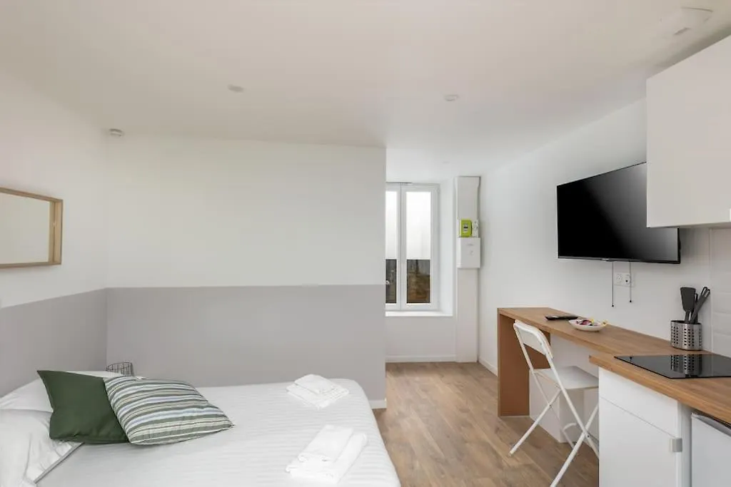 L'Ankou Studio Avec Terrasse, Neuf Et Bien Equipe, Proche Centre, Tramway Apartment Brest